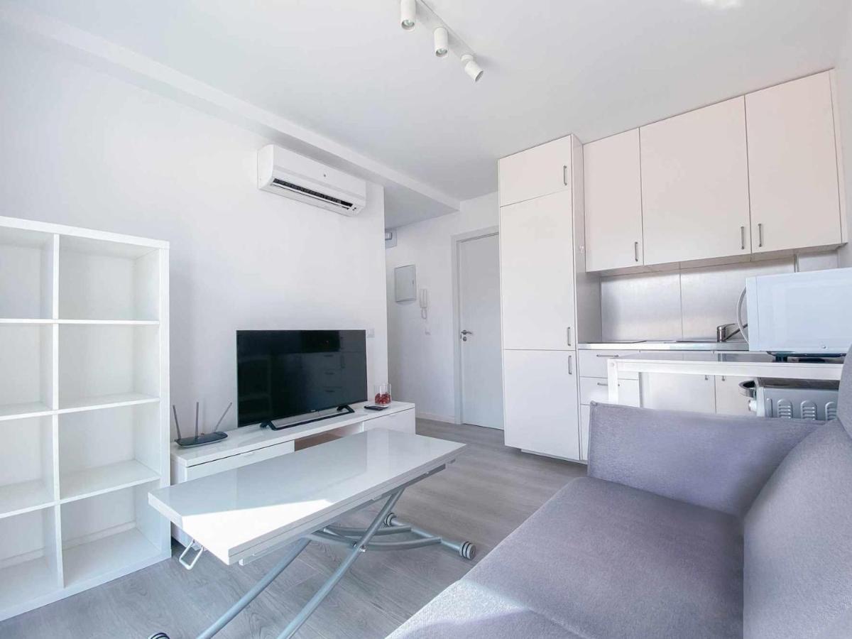 1 Pedregalejo Apartment *